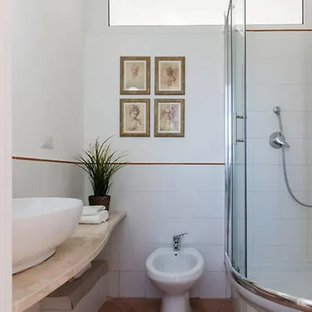 Candia House 50 Couette-café 3*