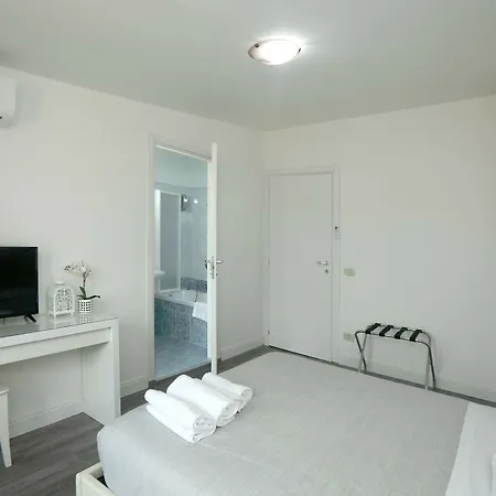 Candia House 50 3* ローマ